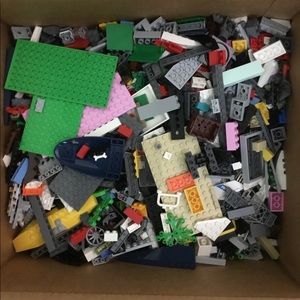 4lbs of Assorted Legos